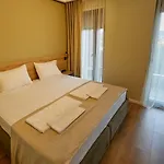 Eter Hotel Golem (Tirana)