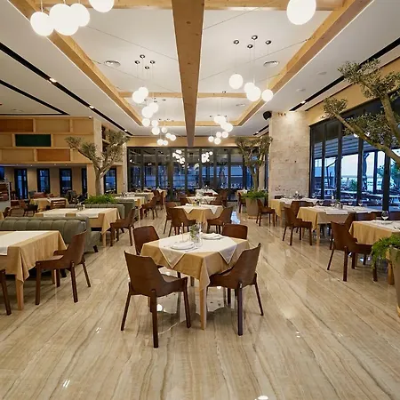 Hotel Eter Golem (Tirana)